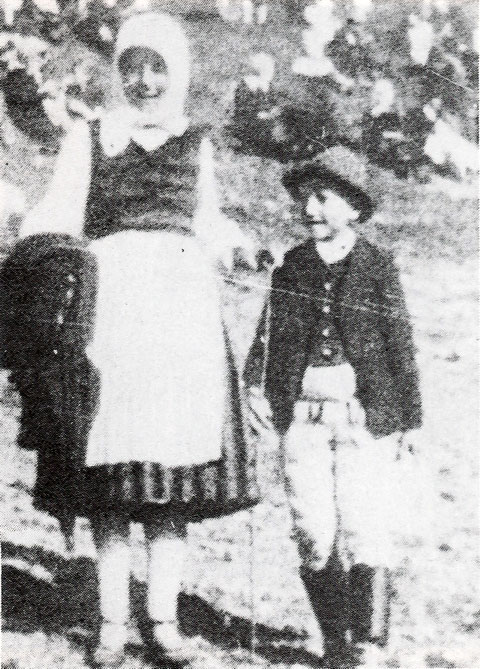 Márton Áron édesanyával