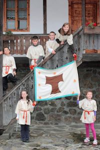 b_300_300_16777215_00_images_stories_Otthonaink_Szovata_1294303_160289227503296_1750951813_o_k.jpg