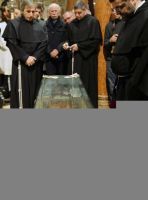 Bővebben: Kétszázezren látogatták meg a padovai bazilikában kiállított Szent Antal-csontereklyét