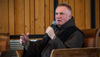 Bővebben: „Szólítsuk meg egymást a szeretet nyelvén!”