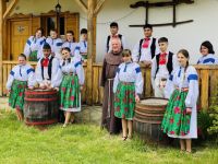 Bővebben: Meghívó évfordulóval összekötött  tanévzáróra Torockóra