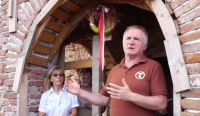 Bővebben: ,,ÁRVA KÖVEK