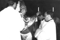 Bővebben: A pillanat, amikor Böjte Csaba pappá szentelése megtörténik
