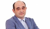 Bővebben: Hogyan váltunk holmi lépcsőkön felfele kapaszkodó kisöregekké?