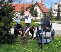 Bővebben: A csíki fogyatékkal élők hozzáfogtak a Szent Ágoston-park kialakításához