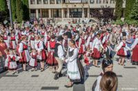 Bővebben: Százak ropták székely népviseletben a táncot Csíkszereda főterén  