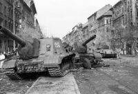 Bővebben: Az 1956-os forradalom és szabadságharc rövid története 