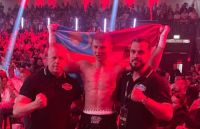 Bővebben: Hihetetlen meccsen egyhangú pontozással győzött Csiki Robi a Hell Boxing Kingsen