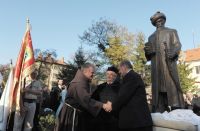 Bővebben: Felavatták szerdán Bethlen Gábor kolozsvári szobrát.