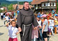 Bővebben: Szovátán egy szép régi házat felszenteltünk