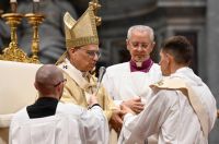 Bővebben: XIV. Leó homíliája a szentelendőkhöz