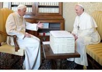 Bővebben: Ünnepi kötet jelent meg XVI. Benedek 90. születésnapjára „Cooperatores Veritatis” - címmel