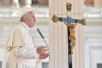 Bővebben: A háború háborút, az erőszak erőszakot szül – Ferenc pápa felhívása a békéért