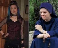 Bővebben: NEM AZ SZÁMÍT, HOGY KI VOLTÁL, HANEM AZ, HOGY KIVÉ VÁLSZ...