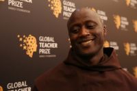Bővebben: Árva gyerekeket oktató kenyai ferences kapta a pedagógusok Nobel-díját