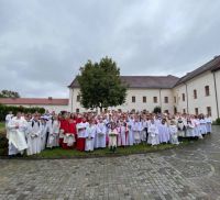 Bővebben: A szívemet megérintette. Visszatekintés a ministránsok zarándoklatára