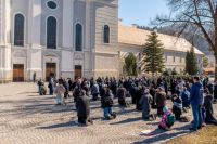 Bővebben: XIV. Leó pápa rózsafüzér imádságra hív május 30-án