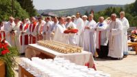 Bővebben: Fél 12-kor kezdődik a pápai szentmise Csíksomlyón