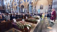 Bővebben: Ferenc pápa telefonon felhívta a koronavírus fertőzött piemonti Derio Olivero püspököt