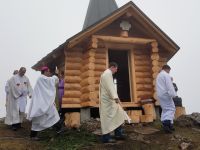 Bővebben: Csodálatos gyógyulásért hálából épített kápolnát áldottak meg az Egyes-kőnél