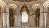 Bővebben: Százharmincöt éve folyamatosan imádkoznak egy párizsi templomban