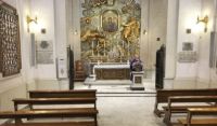 Bővebben: Ferenc pápa és De Donatis római vikárius úgy döntöttek, újra kinyitják a templomokat
