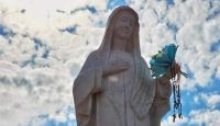 Bővebben: Szűz Mária, a béke királynője
