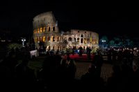 Bővebben: Leó pápa maga viszi a keresztet a nagypénteki Via Crucis minden állomásán a Colosseumban
