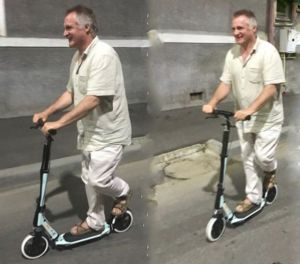 b_300_300_16777215_00_images_stories_Csaba_levelek_Csaba_testver_cstroller.jpg