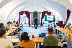 b_300_300_16777215_00_images_stories_Igaz_Pedagogia_475869798_3268425179965990_8552208259680871192_n.jpg