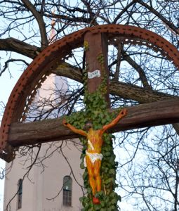 b_300_300_16777215_00_images_stories_Roviden_kereszt.jpg