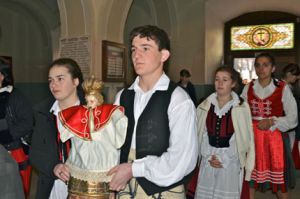 b_300_300_16777215_00_images_stories_Roviden_kisjezus.jpg