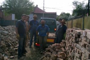 b_300_300_16777215_00_images_stories_Roviden_munkasok.jpg