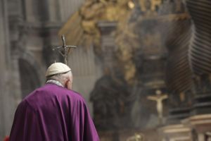 b_300_300_16777215_00_images_stories_Szent_Fopasztorok_papafelajanlja25.jpg
