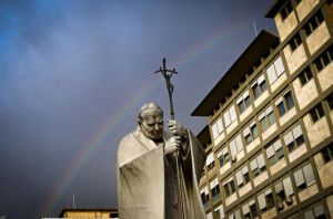 b_300_300_16777215_00_images_stories_Szent_Fopasztorok_papaiszobor25.jpg