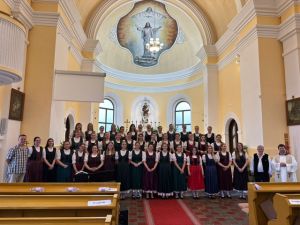 b_300_300_16777215_00_images_stories_Szent_Kozosegek_Pro-Musica-Leanykar24.jpg