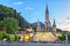 b_300_300_16777215_00_images_stories_Szent_Szent_helyek_Lourdes25.jpg