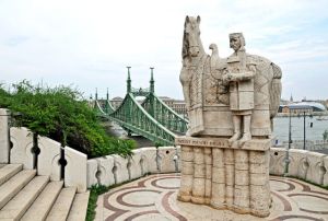 b_300_300_16777215_00_images_stories_Szent_Szentek_SzentIstvnKiraly21.jpg